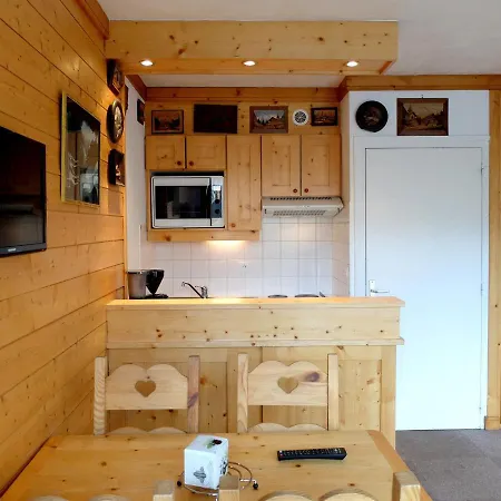 Renove Avec Balcon En Bord De Pistes, Le Lac, Orientation Sud, 4 Pers. - Fr-1-502-496 Apartment